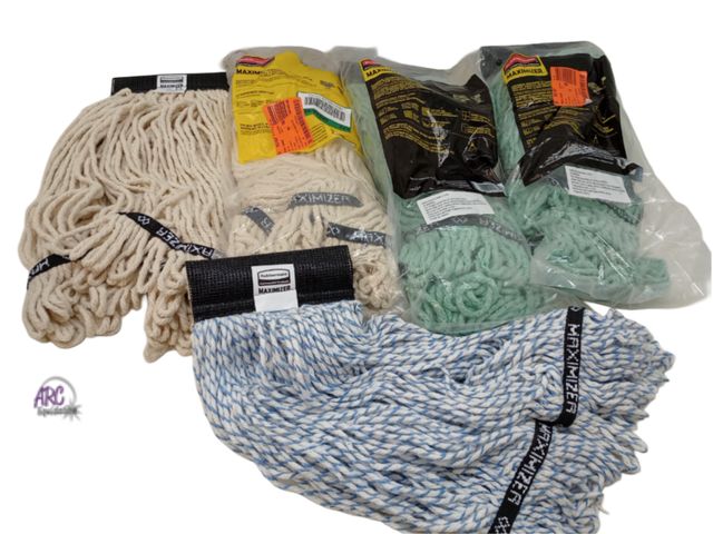 Lot 56-707227 - New lot of 5 Rubbermaid commercial maximizer mop refill