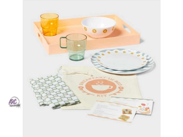 Lot 56-134627 - New Pillowfort Kids 10pc Breakfast in Bed Dinnerware Set