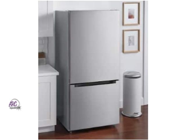 Lot 56-763435 - New tested and works. Vissani 18.7 cu. ft. Bottom Freezer Refrigerator in Stainless Steel Retail $96...