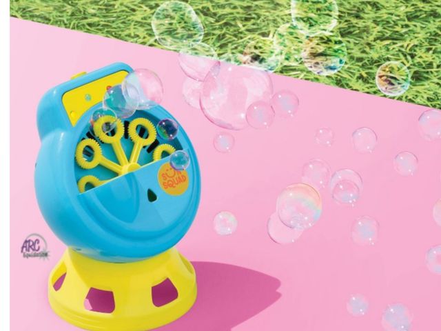 Lot 56-442660 - New in box Light-Up Bubble Maker Blue/ Yellow - Sun Squad™: Bubble
Blower for Kids