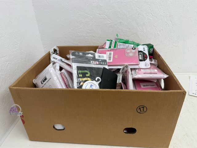 Lot 56-276751 - Box of miscellaneous health and beauty products mostly phone cases 90+ pcs