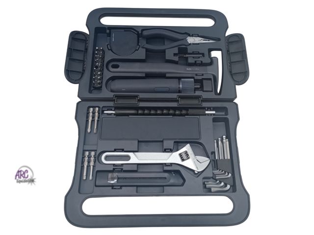 Lot 56-398414 - New, Hoto 37 Piece Tool kit,*originally 38, missing bit*