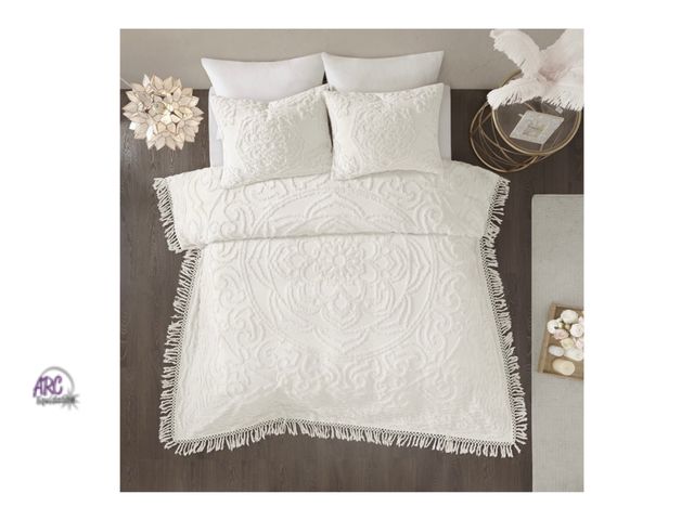 Lot 56-187117 - New Madison Park Laetitia Medallion Pattern 2-Piece Twin/Twin XL Chenille Coverlet Mini Set, Off-Whi...