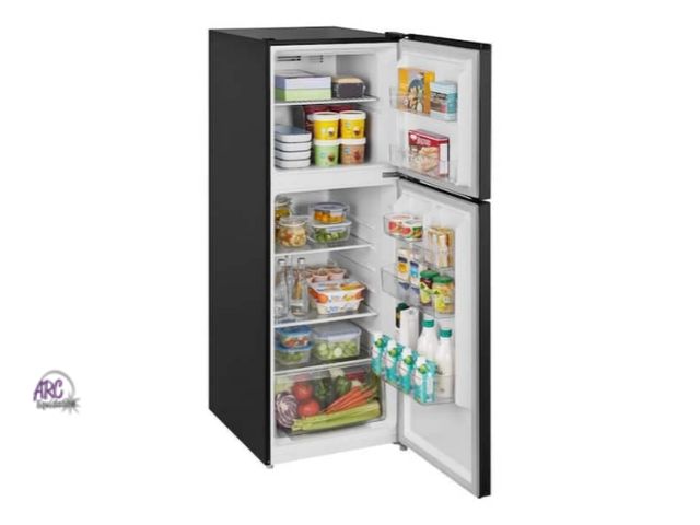 Lot 56-762561 - New tested and works. Visssani 10.1 cu. ft. Top Freezer Refrigerator in Black Garage Ready, Energy S...