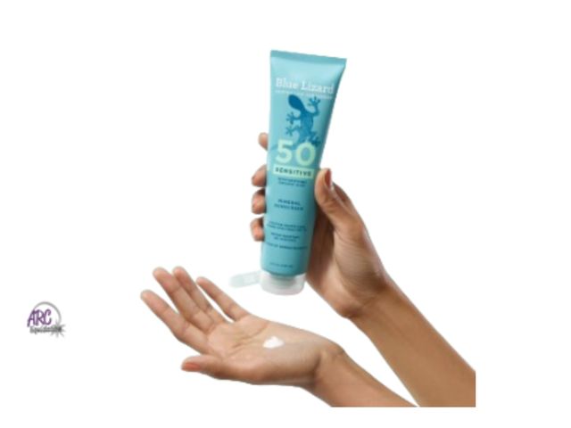 Lot 56-463461 - New Out of Package - 2 Count (1 - 5oz , 1 - 3oz) - Blue Lizard Sensitive Mineral SPF 50 Sunscreen Lo...