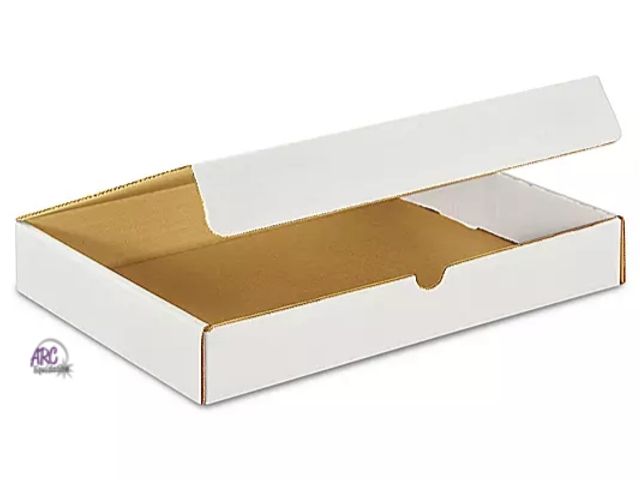 Lot 56-305614 - New,13 x 10 x 2" White Literature Mailers 50 pack*boxes a little dirty*