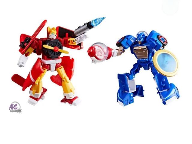 Lot 56-383927 - Looks new, loose in box, small piece of back wing missing see photos, Transformers Collaborative Mas...