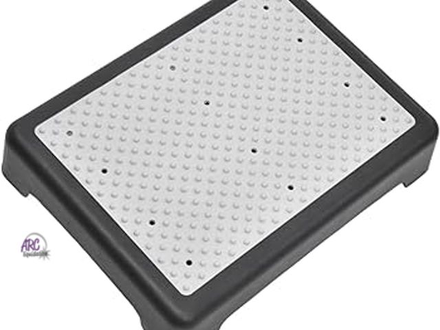 Lot 56-590398 - NEW-Lightweight Portable Elderly Half Step with Drain Holes Plastic Safety Step for Rainy Days, Anti...