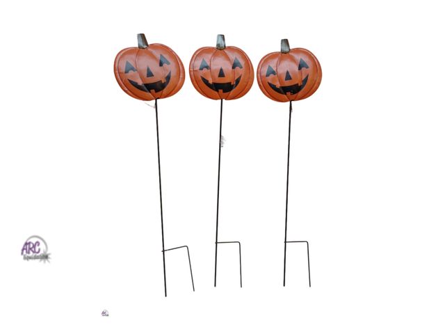 Lot 56-774523 - New 3 metal jack-o'-lantern metal yard stakes