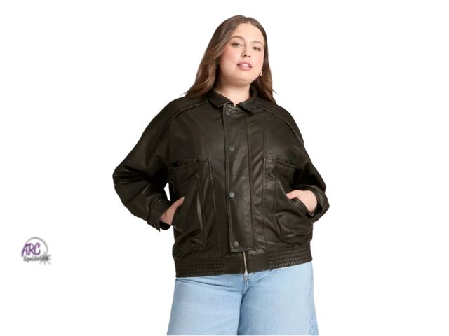 Lot 56-505234 - NEW-Universal Thread women's faux leather jacket-SIZE LARGE