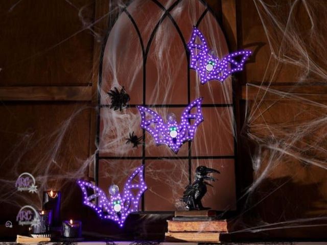 Lot 56-585223 - SLIGHTLY USED-TESTED-12 inch Halloween classics twinkling LED bats 3 pack