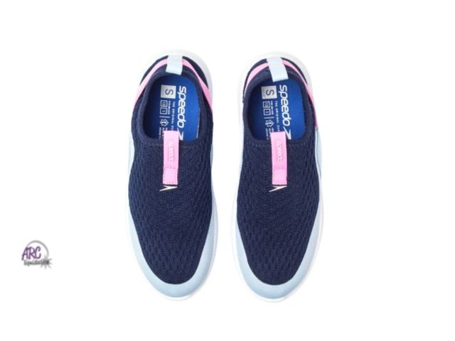 Lot 56-319460 - New Speedo Junior Pull On Water
Shoes Size Small 13-1
