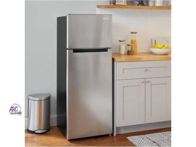 Lot 56-784764 - New. Tested. Small dent on door.  Retail $449. Vissani 7.2 cu. ft. Top Freezer Refrigerator in Finge...