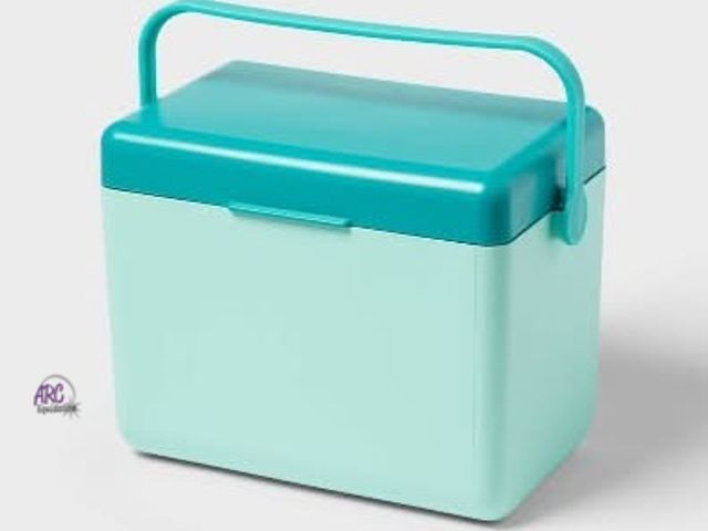 Lot 56-195558 - New Sun Squad Hard Sided Cooler 11 Qt, Green/Teal (16 ct)