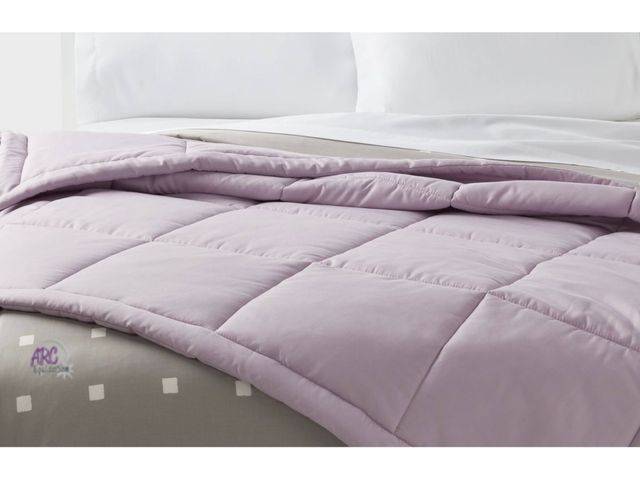 Lot 56-136664 - New Room Essentials 48"x60" Down Alternative Quilted Throw Lavender - Microfiber Modern Style