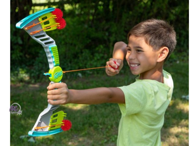 Lot 56-321060 - New open box  Koosh Bow Launcher 
Has only 1 Koosh Launcher and 1 Bow