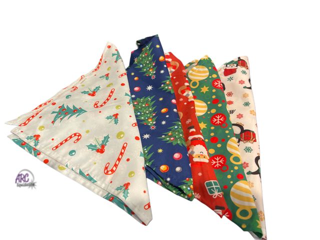 Lot 56-371027 - New, lot of 5, Christmas pet bandannas