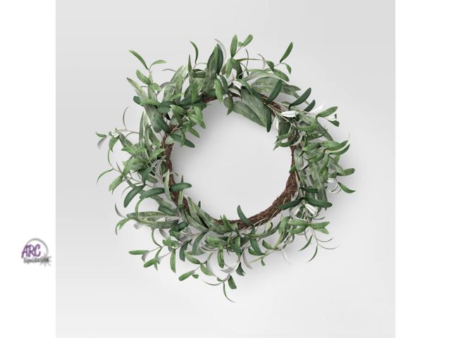 Lot 56-287712 - NEW 26" Artificial Eucalyptus Wreath Green - Threshold