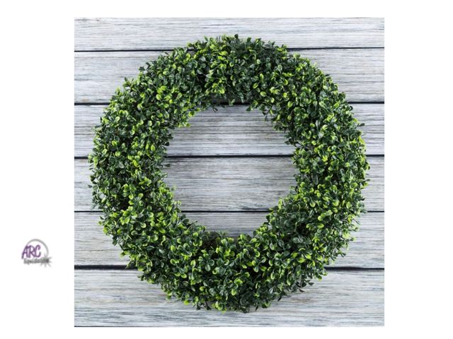Lot 56-188918 - New Pure Garden 19.5-Inch Boxwood Wreath - Round UV Resistant Artificial Spring, Summer, Fall, or Wi...