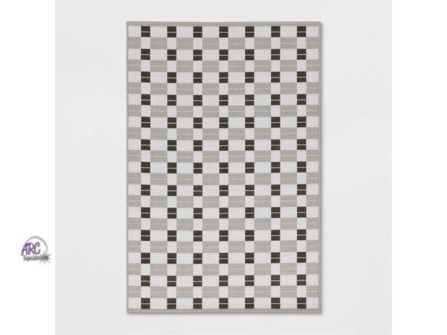 Lot 56-287112 - NEW Linear Geo Outdoor Area Rug - Room Essentials 3’10” x 5’4”