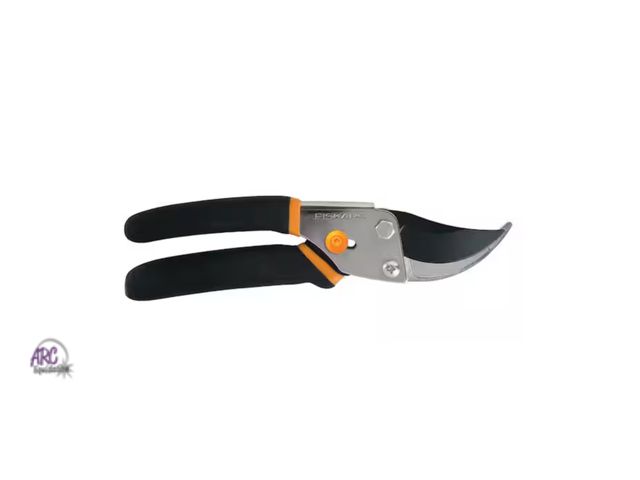 Lot 56-240865 - New In Package - 5/8 in. Cut Capacity 9 in. Classic Bypass Pruning Shears