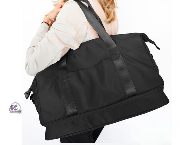 Lot 56-330160 - New with tags MYTAGALONGS Toronto Duffle