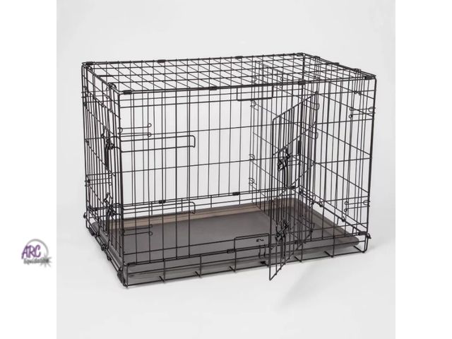 Lot 56-774712 - Used 36" x 23" x 25" Wire Collapsible Dog Crate 2 door - Black - Boots &amp; Barkley