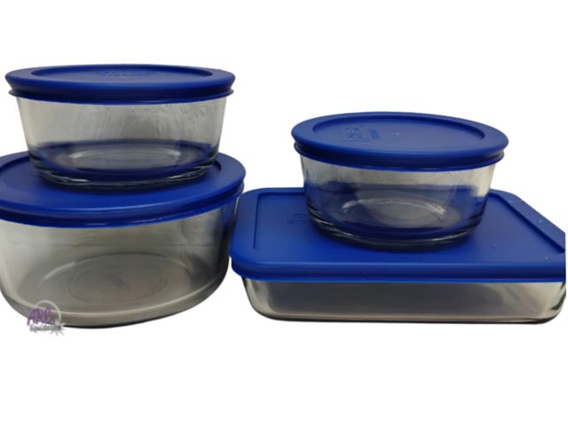 Lot 56-501234 - SOME SCUFFS-8 piece Pyrex glass container set