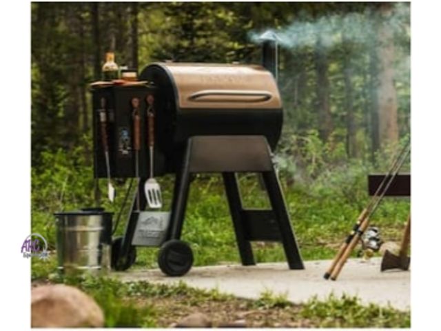 Lot 56-762761 - Used. Testes. Traeger Pro Series 22-Pellet Grill and Smoker in Bronze
