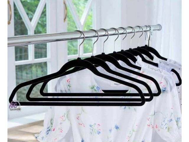 Lot 56-629165 - New Opened Box - Lot of 48 non-slip flocked Hangers, Black