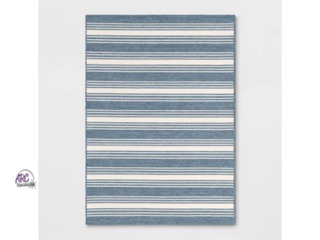 Lot 56-470912 - NEW 5' x 7' blue striped outdoor rug