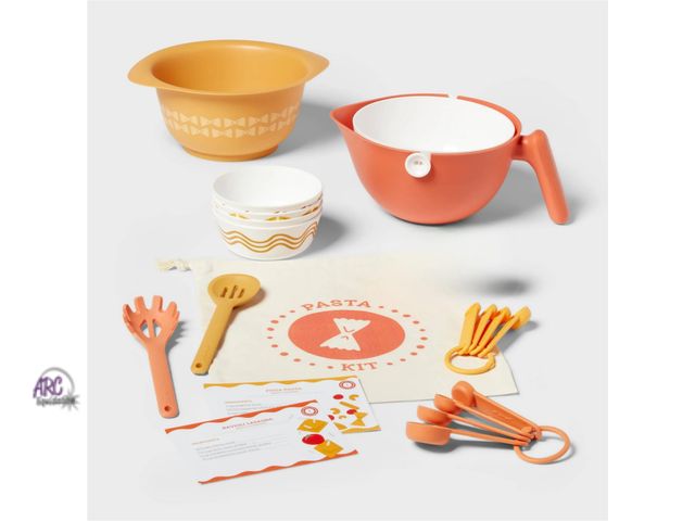 Lot 56-793340 - New 19 PC learn how to cook pasta set. 8 measuring spoons , 4 pasta bowls, 2 pasta spoons, 2 recipes...