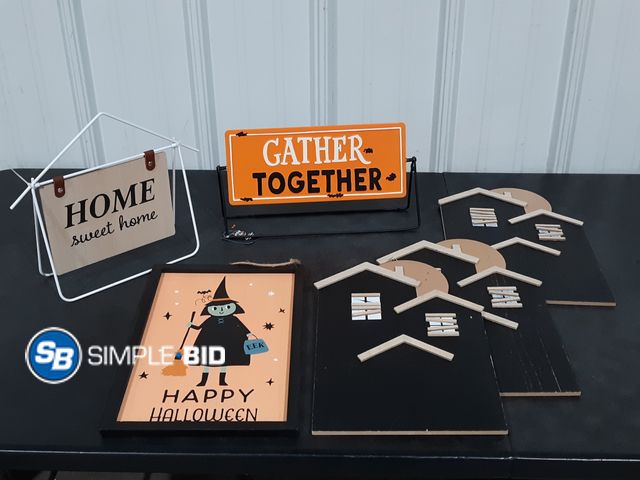 Lot 58-27613 - Lot of (6) New decorative signs including (1) Hyde and eek Metal tabletop sign -- GIVE THANKS - flip...