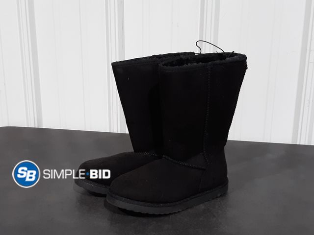 Lot 58-29100 - Cat &amp; Jack Plush Lined Mid-Calf Boots, Girls Size 2 - Black