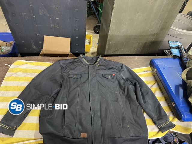 Lot 58-33988 - 1 McDonald's  3x Winter Jacket