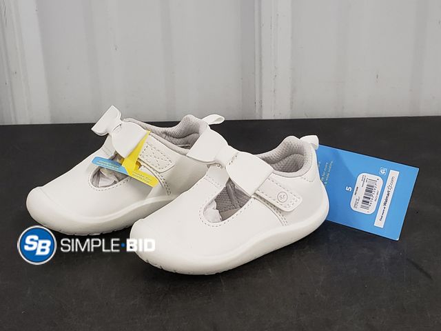 Lot 58-67989 - Munchkin Stride Rite White Shoes for Girls - Size 5 - NWT