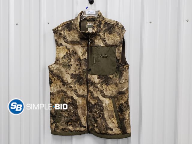 Lot 58-74879 - Men's Drake Camo Magnattach Vest - SIZE L - in good condition - very light use