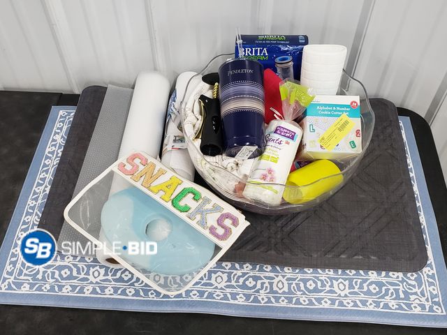 Lot 58-80630 - Lot of Household and Kitchen accessories including Rubber mats, Hand Towels, Shelf liners and much m...