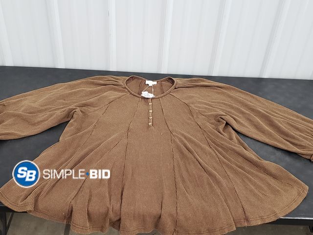 Lot 58-77685 - Women's Oddi Dressy Shirt - SIZE 2XL - NWT