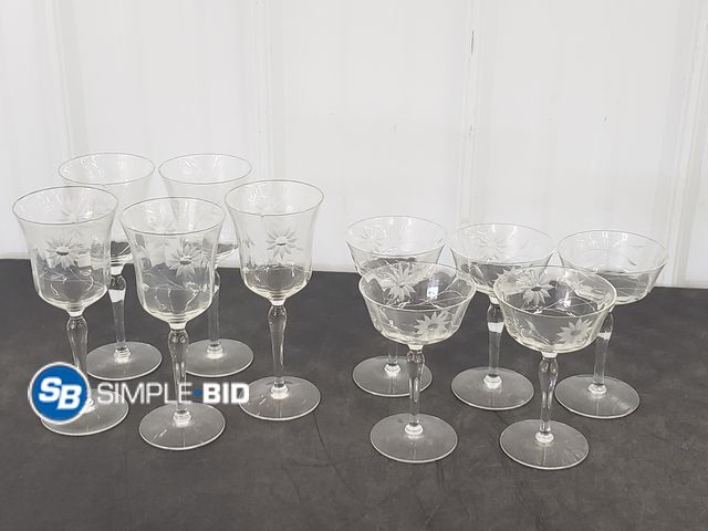 Lot 58-84408 - 10-Pc Wine Thin-Glass Set, Vintage - (2) Different Sizes