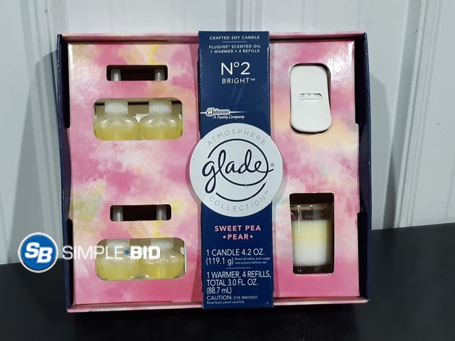 Lot 58-34616 - Glade Atmosphere Collection - Sweet Pea/ Pear  - Candle, Warmer and 4 Refills