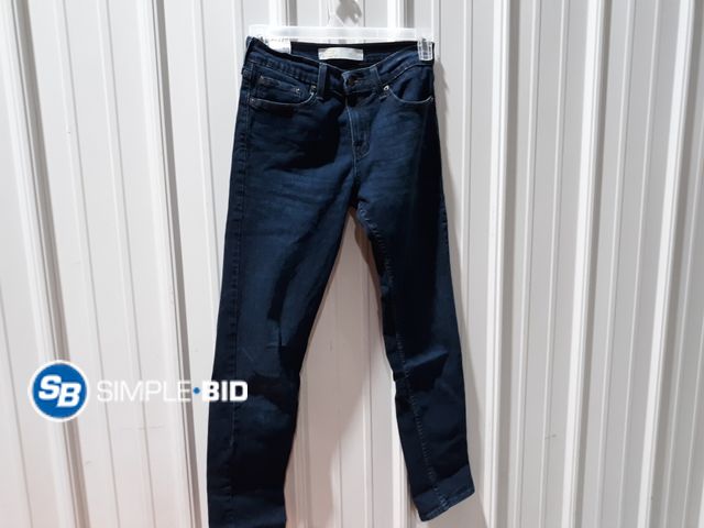 Lot 58-17775 - MEN'S Levi Strauss Jeans - SIZE 28X30 - in good condition
