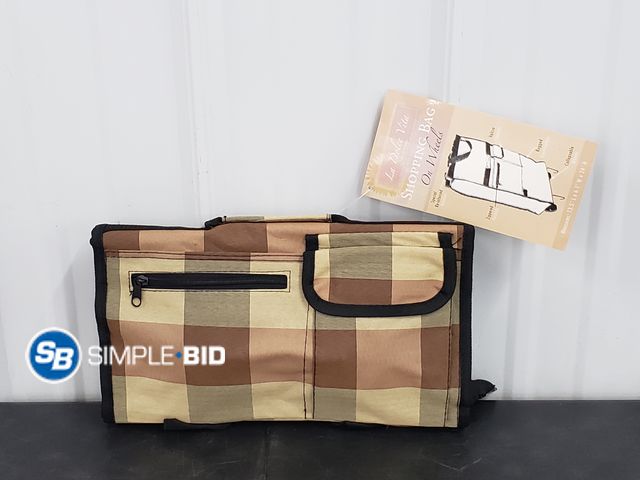 Lot 58-72054 - La ZDolce Vita Shopping Bag on Wheels