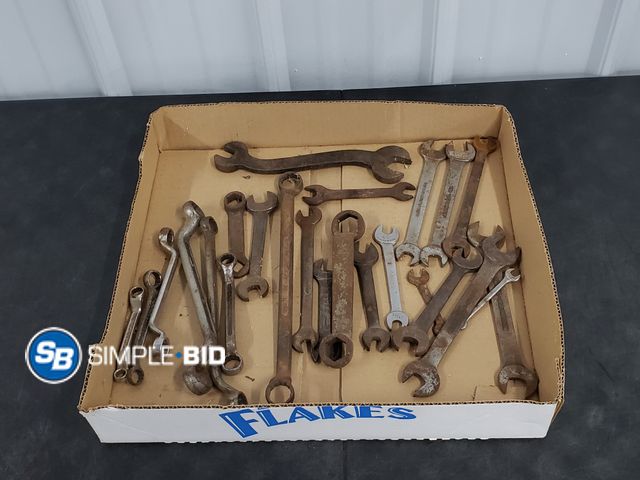 Lot 58-30095 - Lot of Misc Tools Wrenches