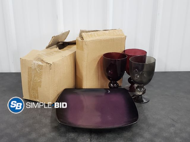 Lot 58-68673 - Gibson Tocata Lounge 16pc Dinnerware Set - Purple - Missing (3) Large Plates - Appears Unused - (has...