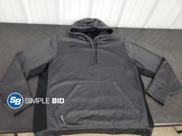 Lot 58-77303 - MEN'S NIKE Dri Fit Hooded Sweatshirt - SIZE XL - lightly used - in good condition