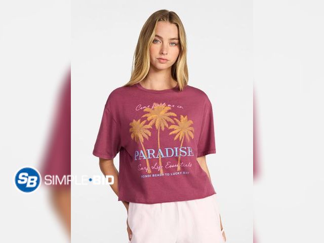 Lot 58-71179 - New Women's No Boundaries Boxy Cropped Graphic Tee - SIZE L