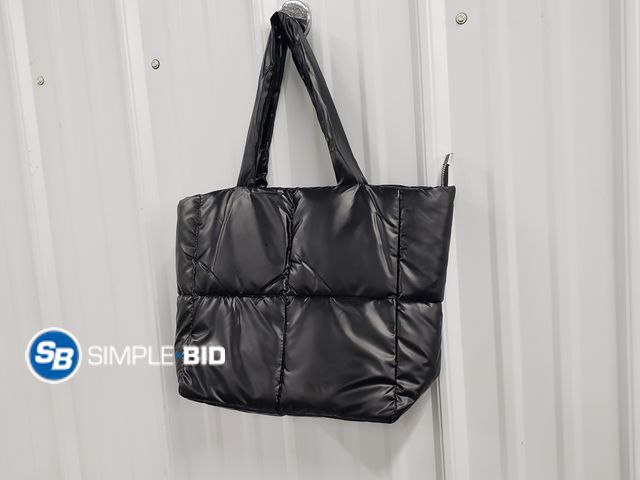 Lot 58-73127 - New Bagle Puffer Tote Bag