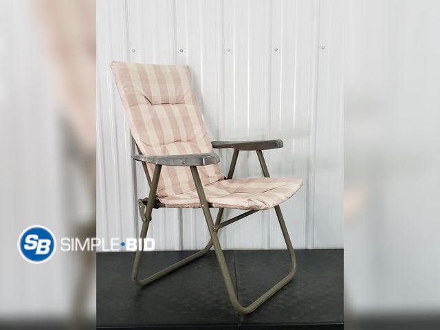 Lot 58-54471 - Fold up Lounge Chair
