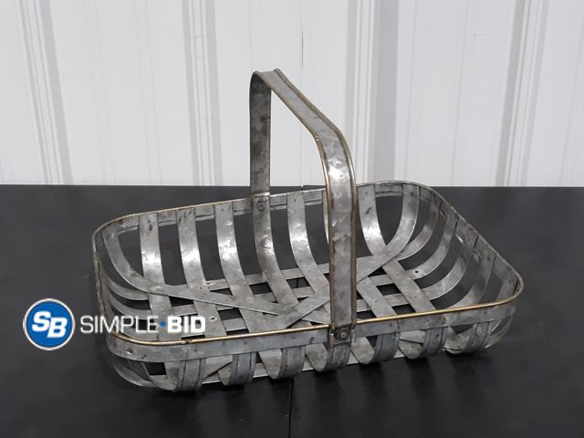 Lot 58-35126 - Metal Wicker Tobacco Basket with handle - approx. 14" x 10"